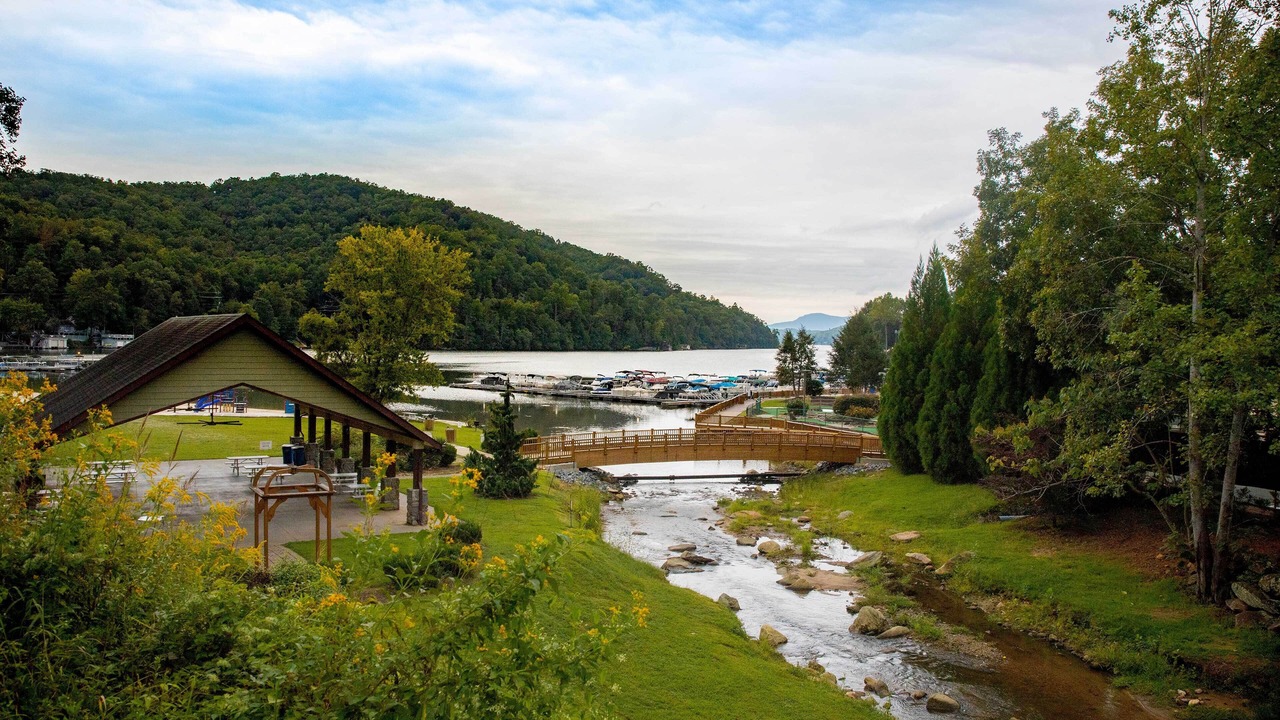 Photo of Outdoor in Lake Lure
