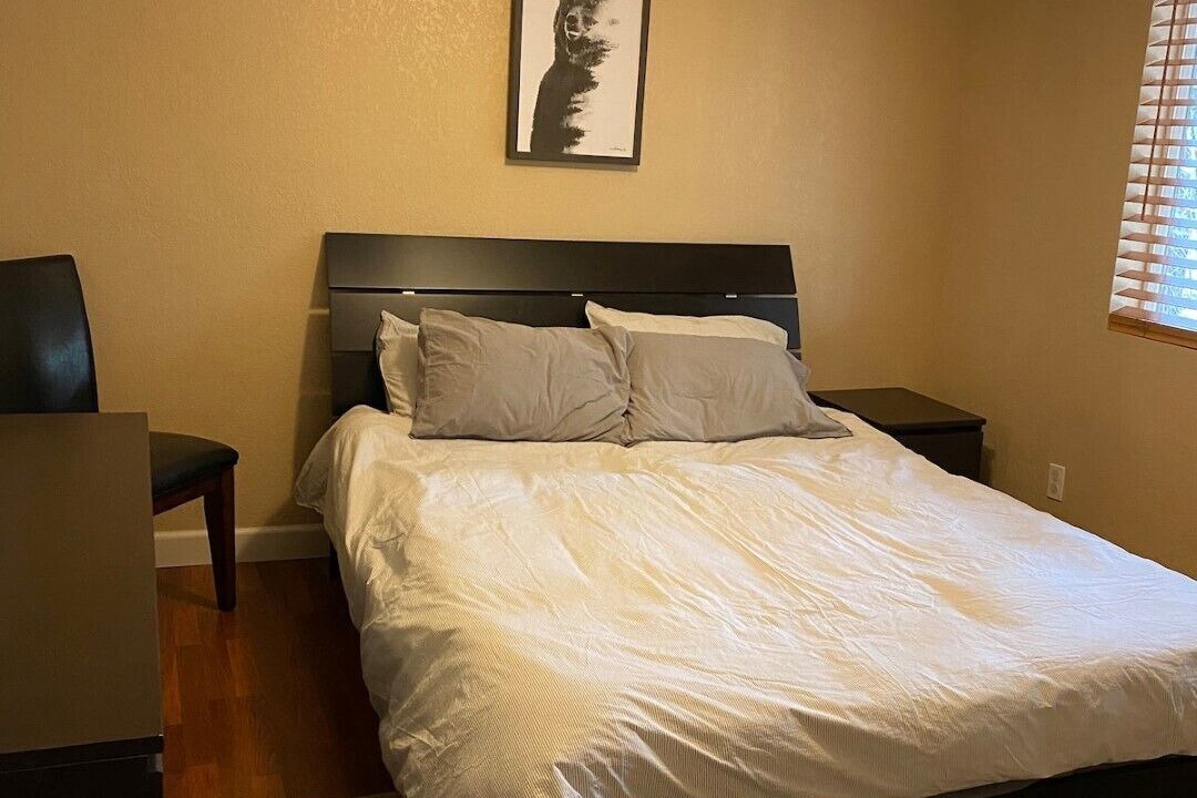 Photo of Bedroom in Country Club Estates