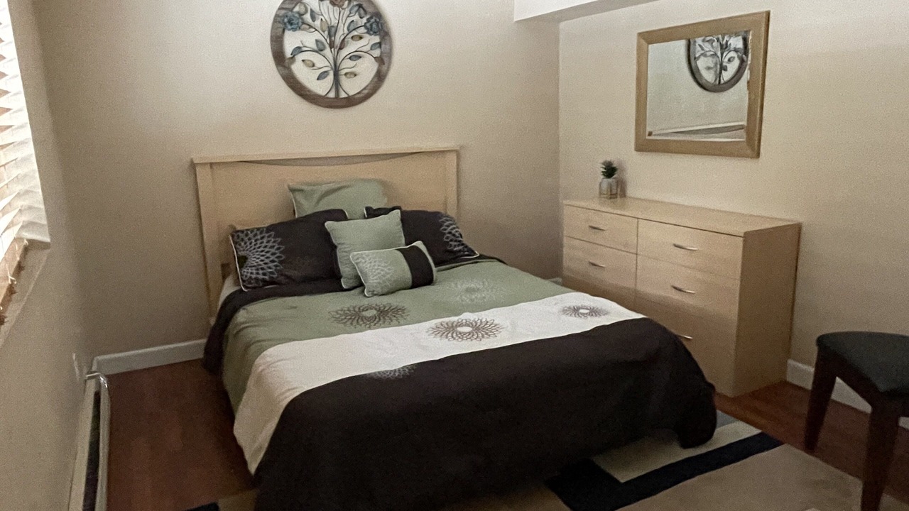Photo of Bedroom in Country Club Estates