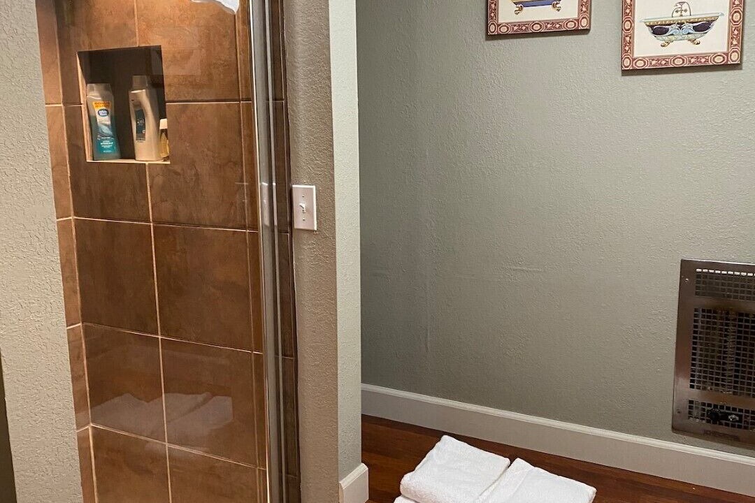Photo of Bathroom in Country Club Estates