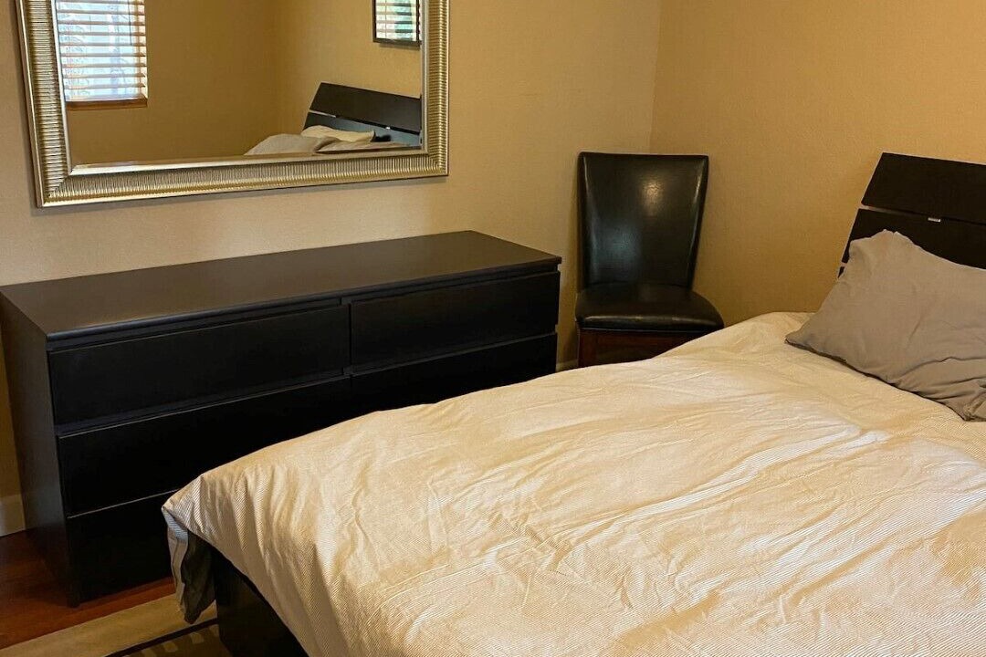 Photo of Bedroom in Country Club Estates