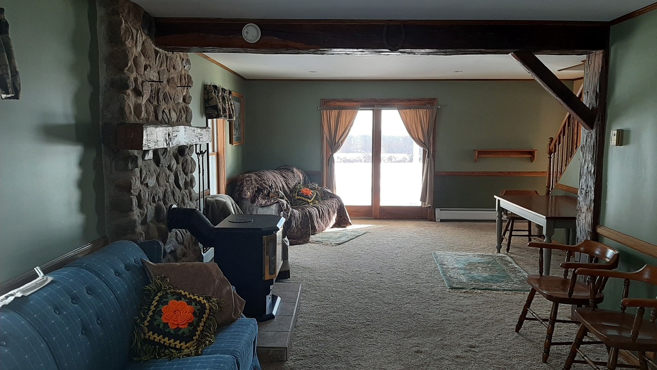 Photo of Livingroom in Town of Torrey
