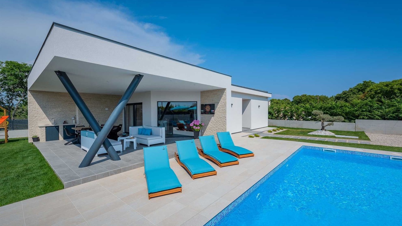 Photo of Outdoor in Mali Vareski
