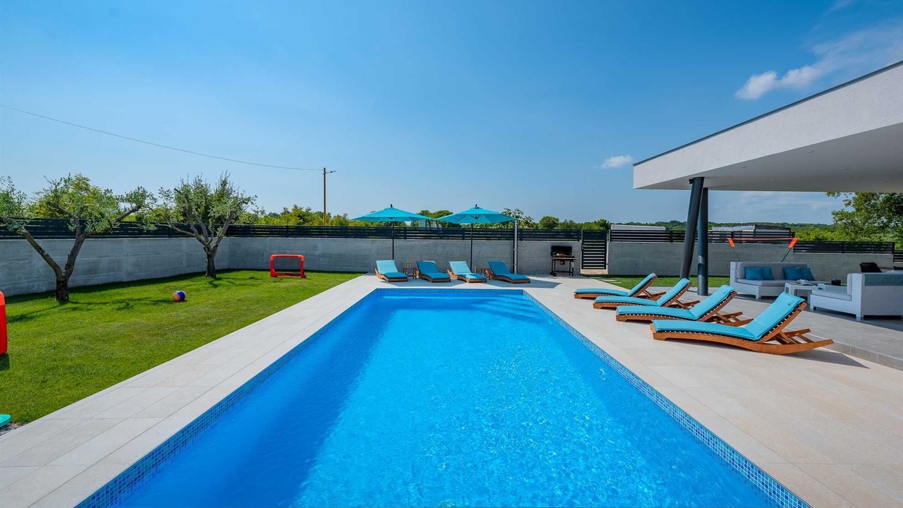 Photo of Outdoor in Mali Vareski