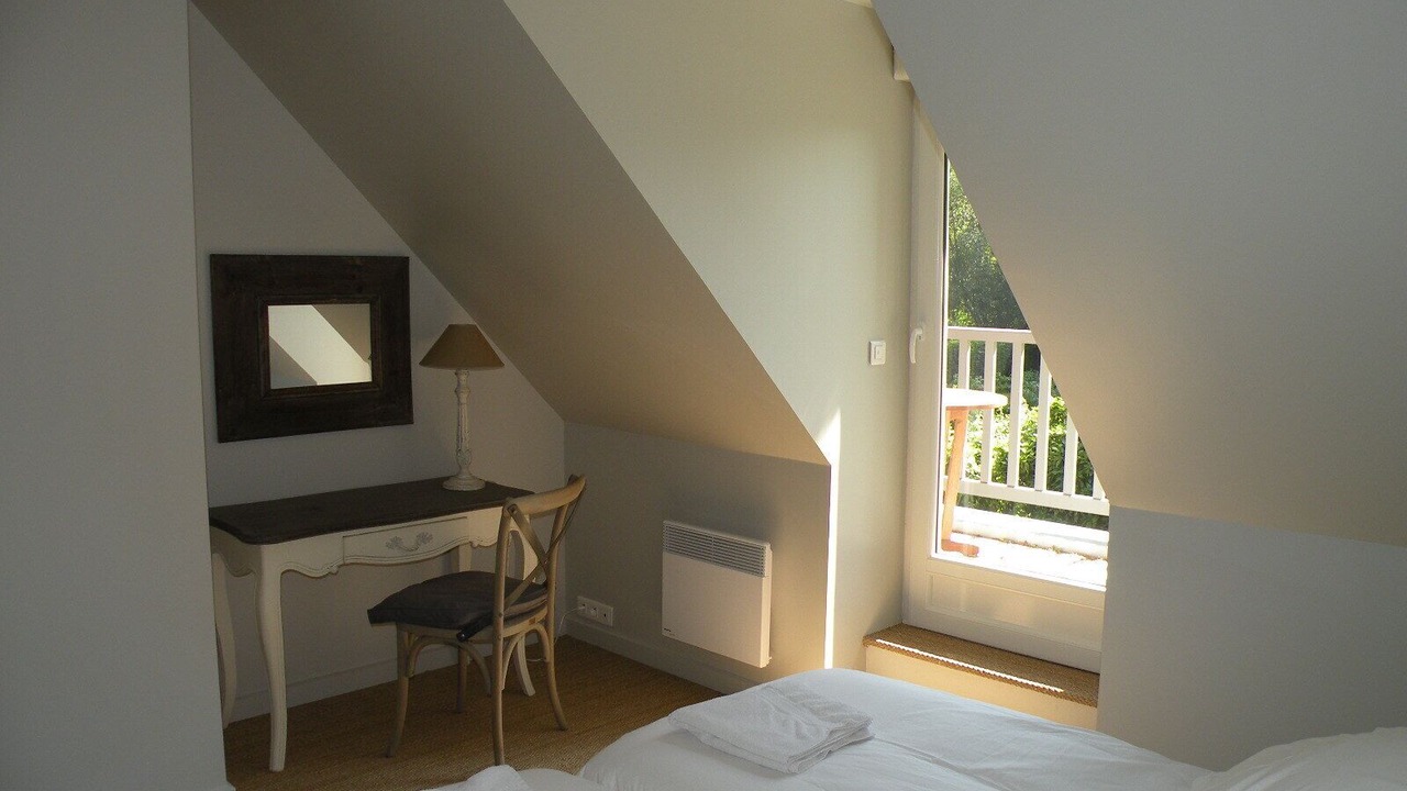 Photo of Bedroom in Sainghin-en-Melantois