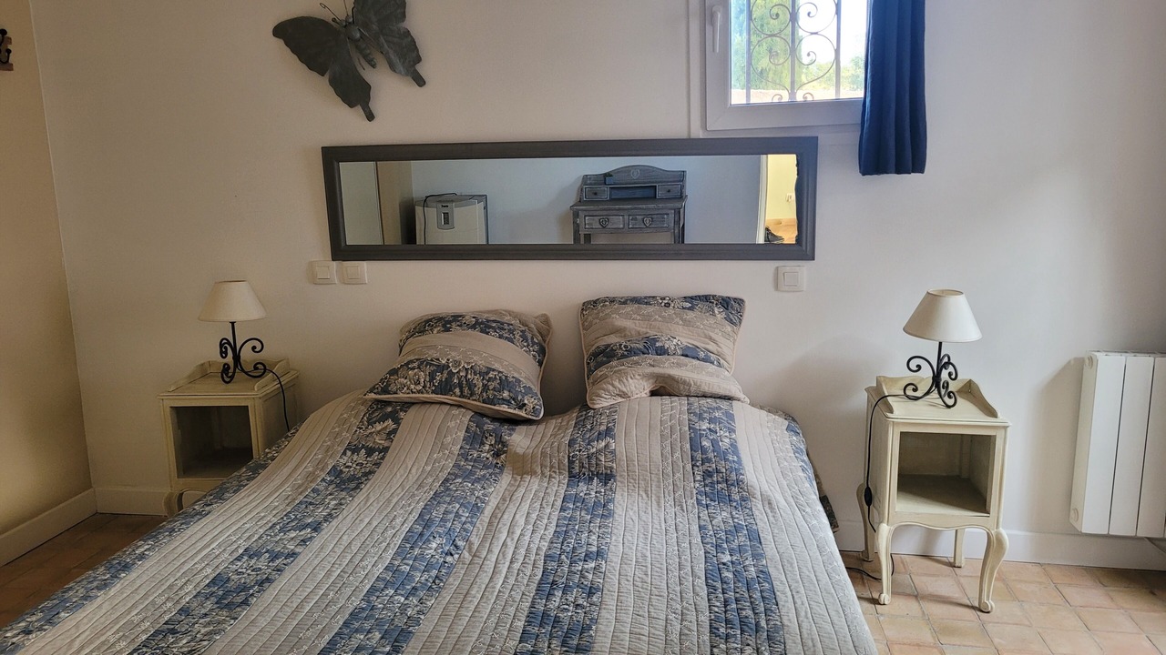 Photo of Bedroom in Montaren-et-Saint-Mediers
