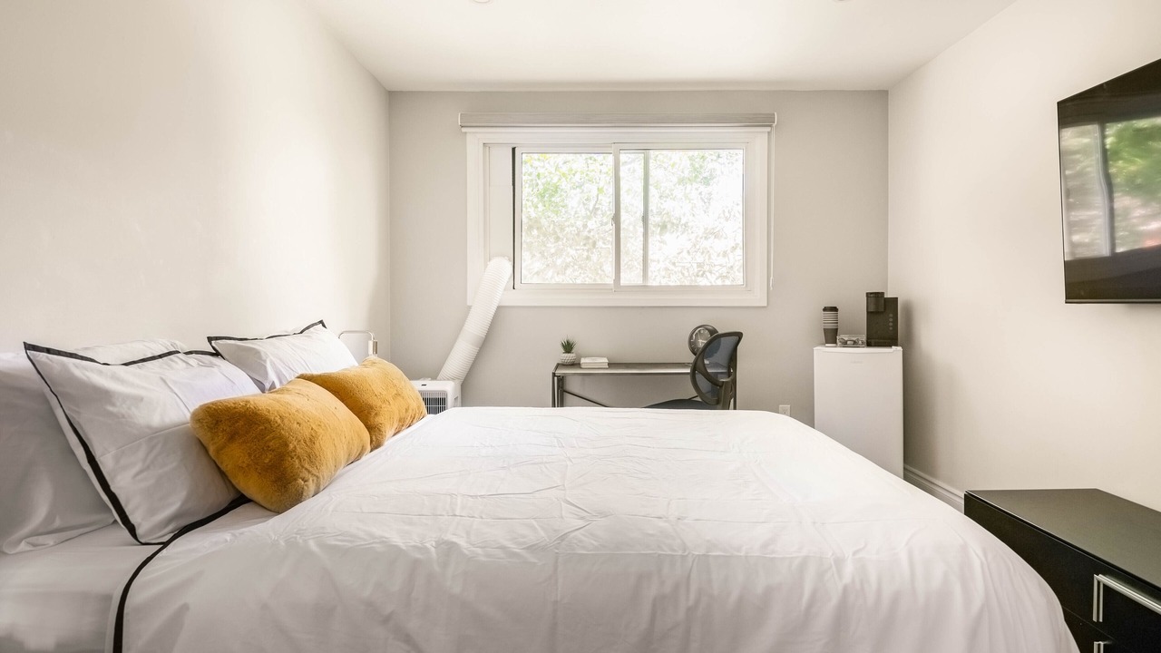 Photo of Bedroom in Newmarket