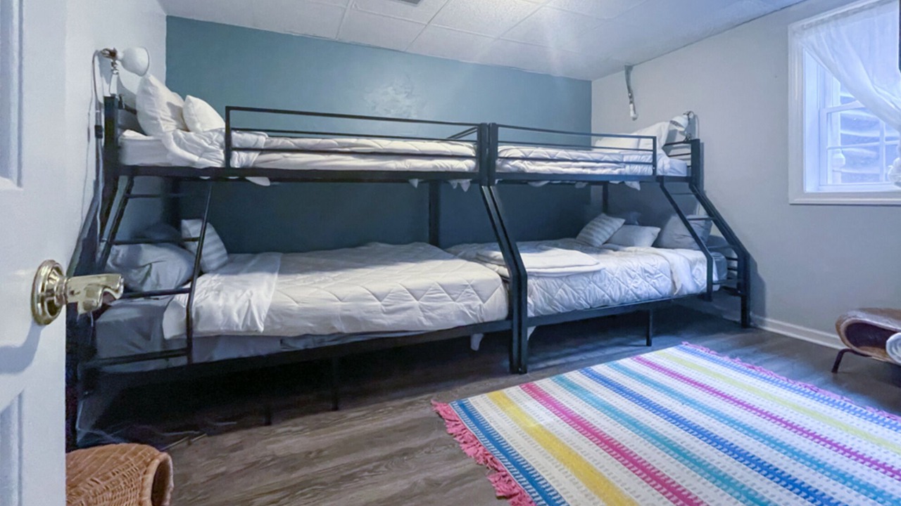 Photo of Bedroom in Ebony