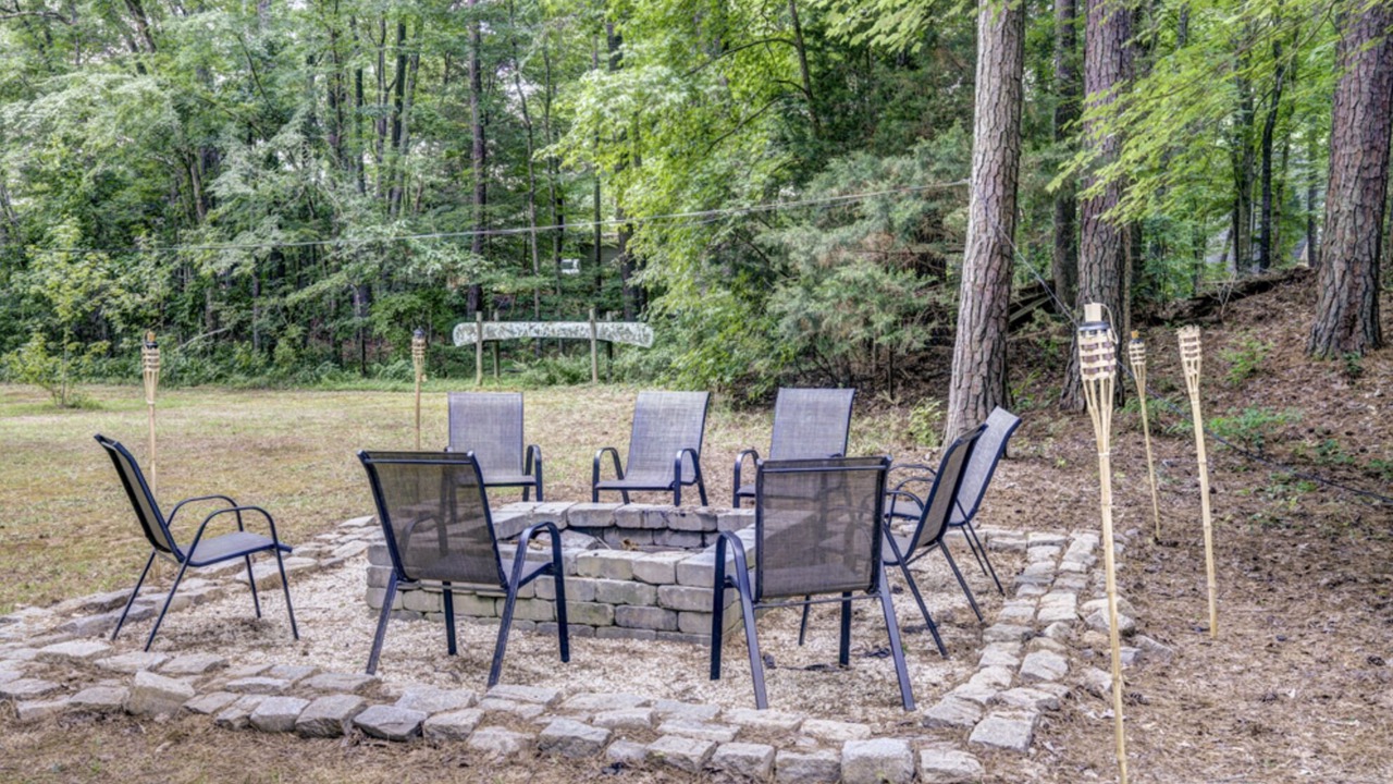 Photo of Outdoor in Ebony