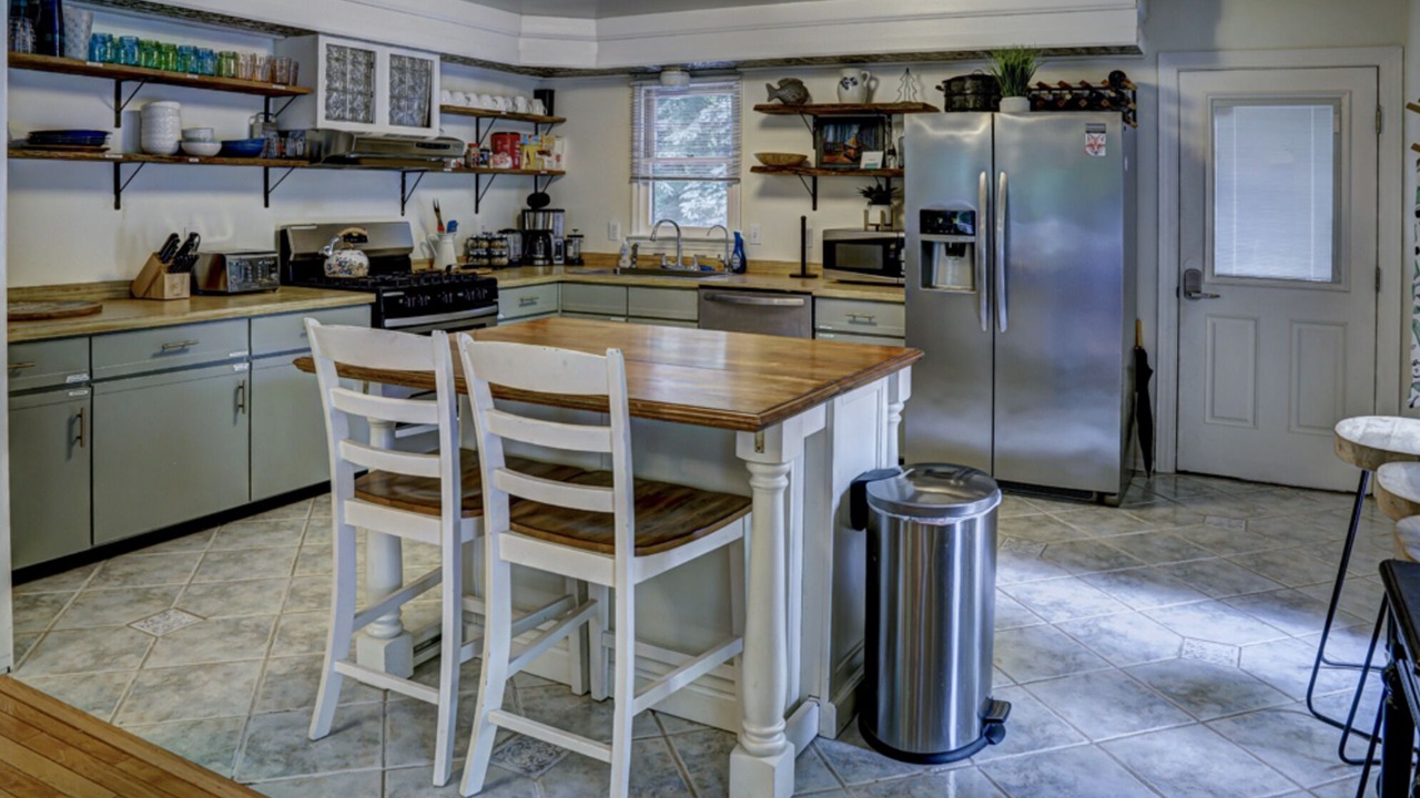 Photo of Kitchen in Ebony