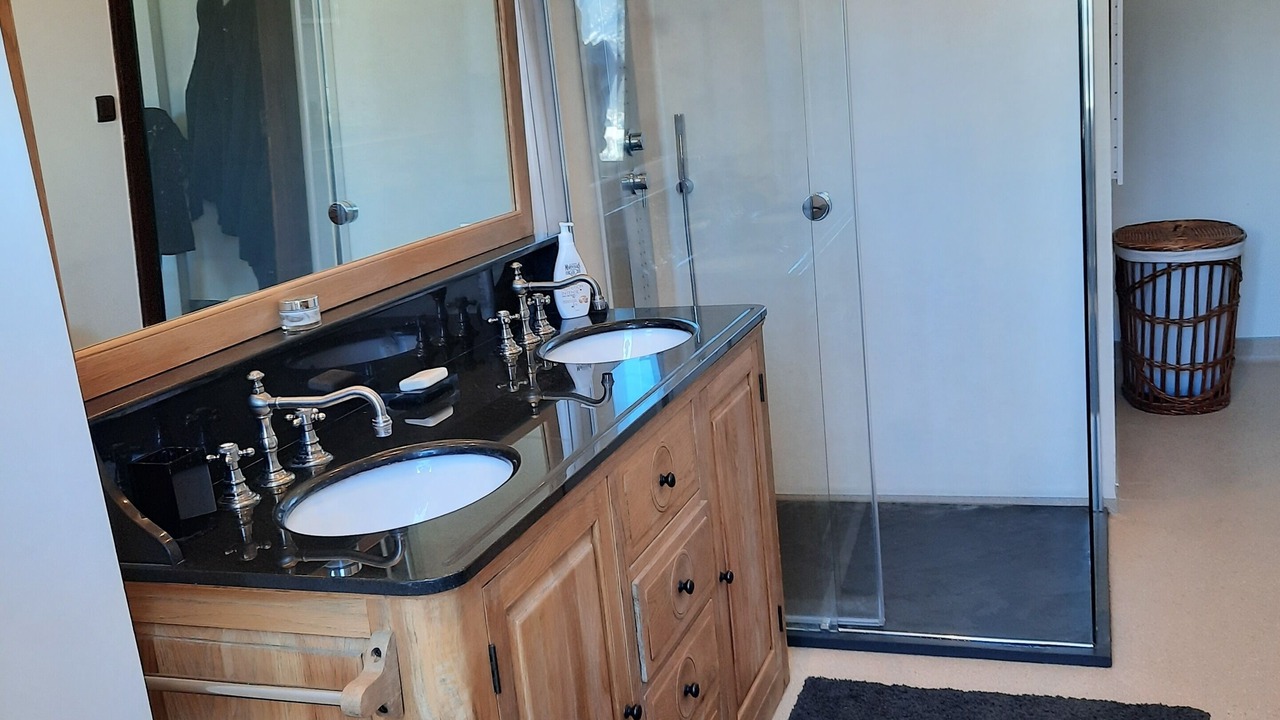 Photo of Bathroom in Camparan