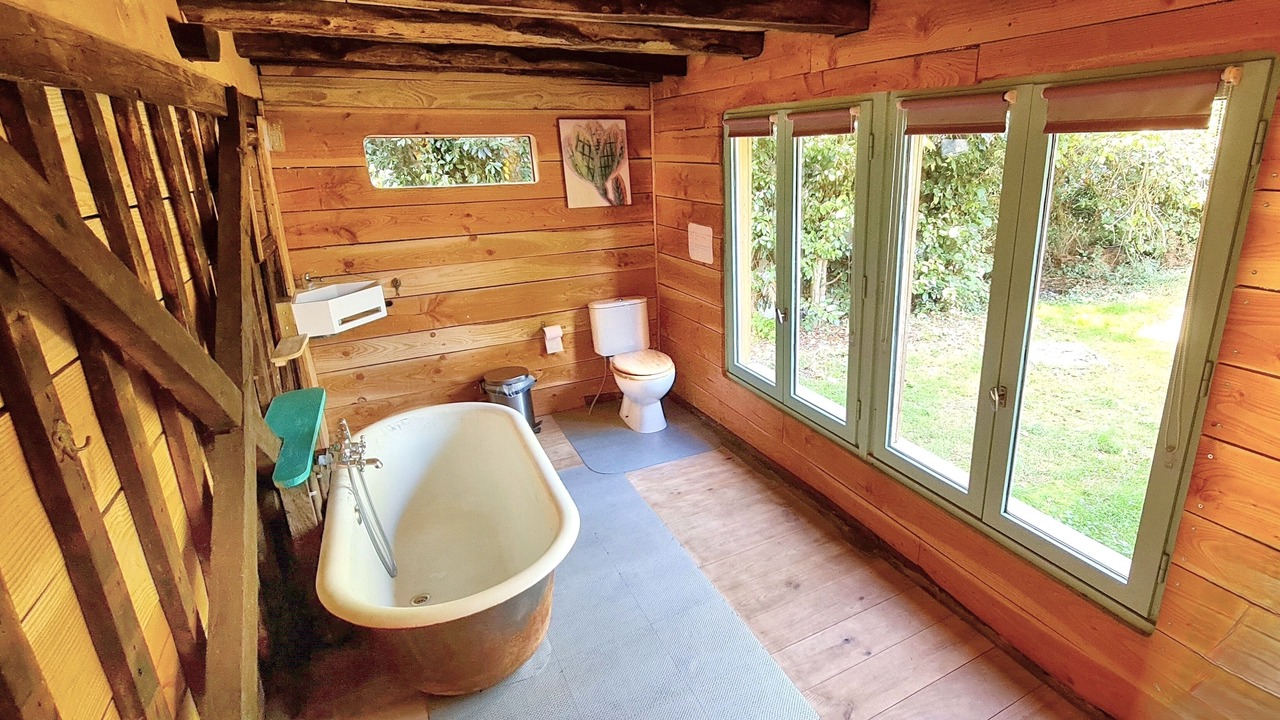Photo of Bathroom in Le Mesnil-Gilbert