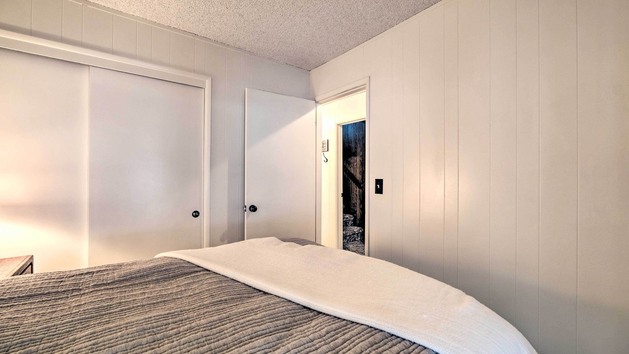 Photo of Bedroom in Pinecrest