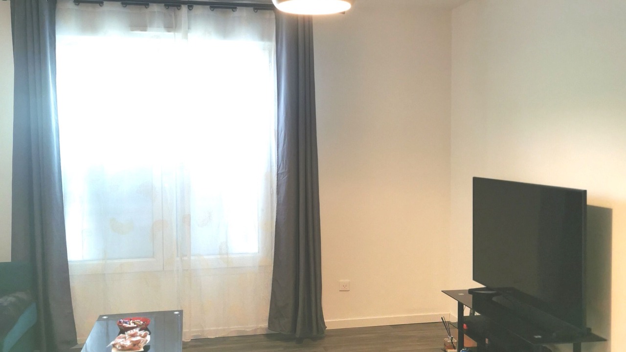 Photo of Livingroom in Vaulx En Velin Village