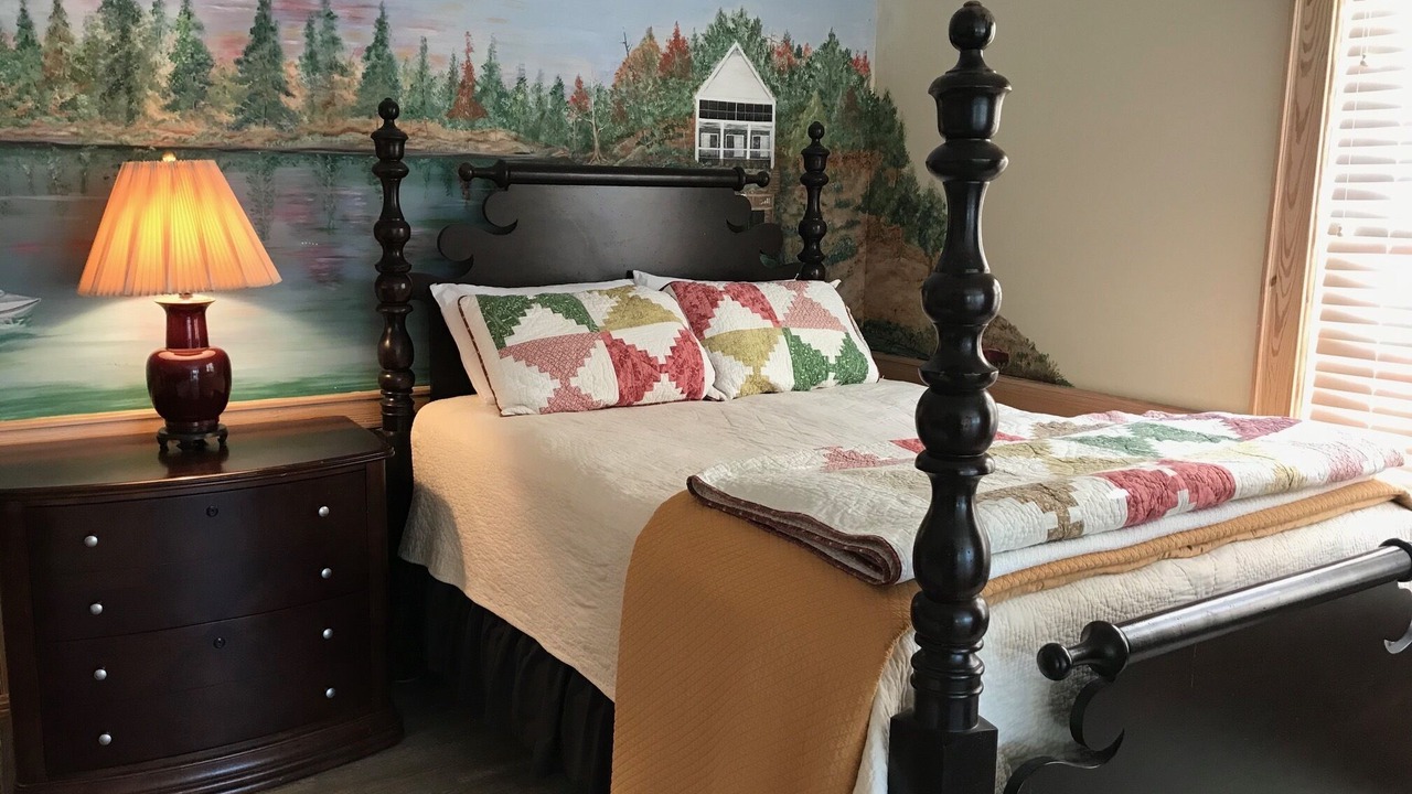 Photo of Bedroom in Tamassee