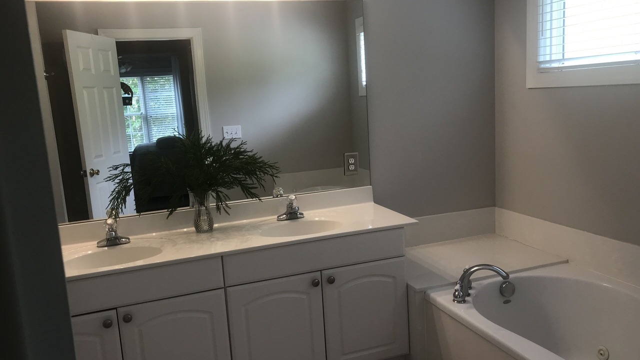 Photo of Bathroom in Tamassee