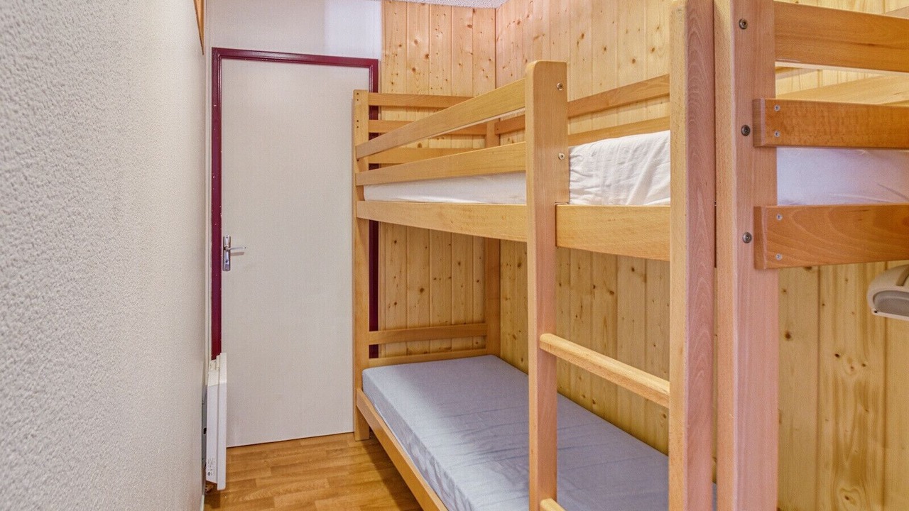 Photo of Bedroom in Genos