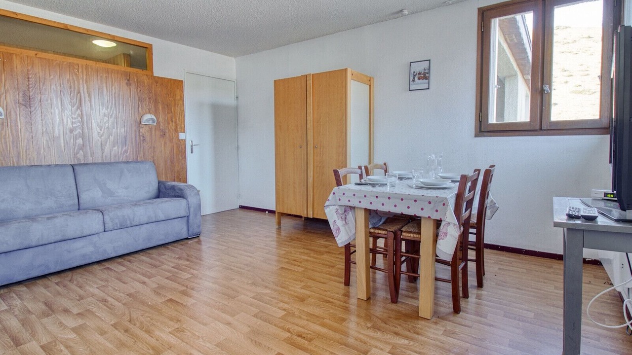 Photo of Livingroom in Genos