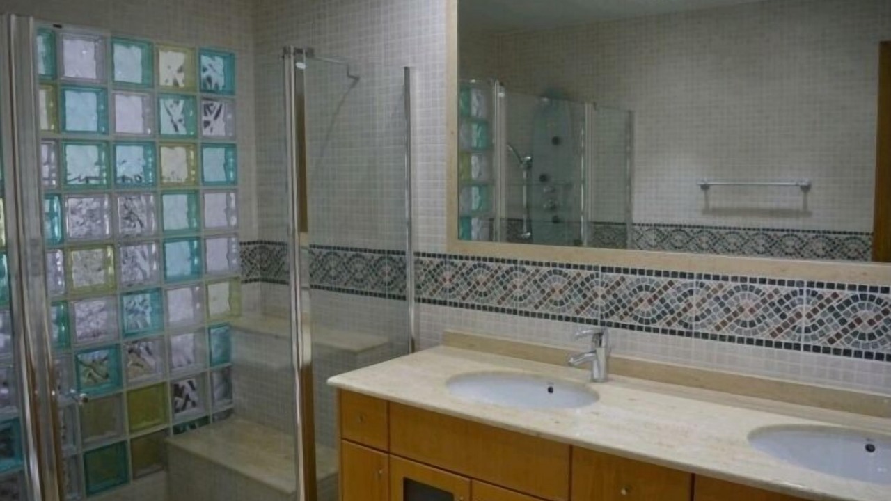 Photo of Bathroom in Cunit