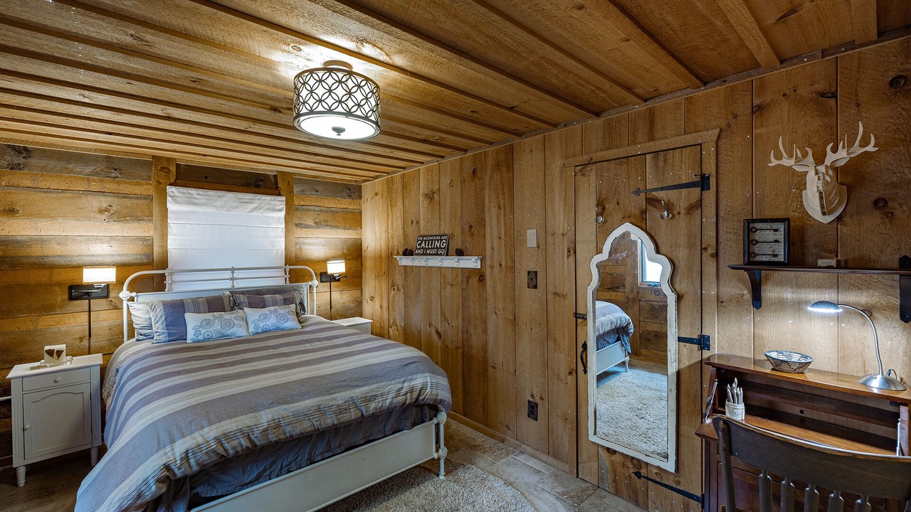 Photo of Bedroom in Bryson City