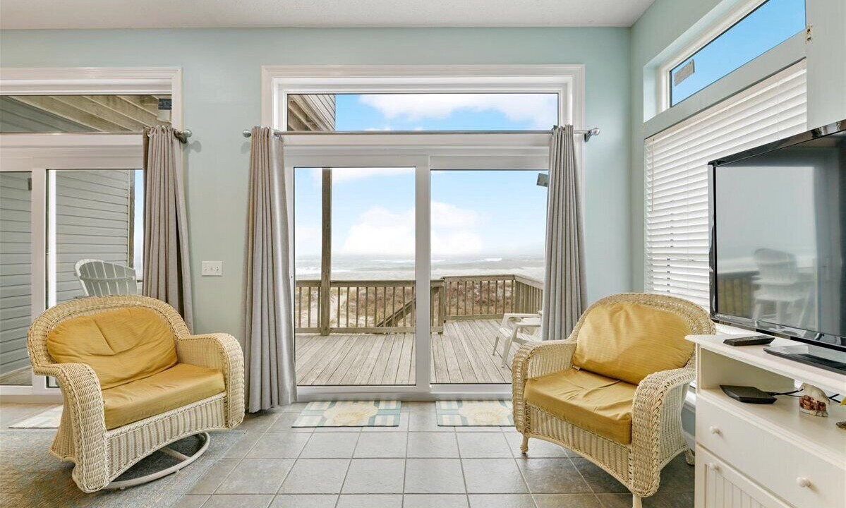 Photo of Bedroom in Laguna Beach Estates