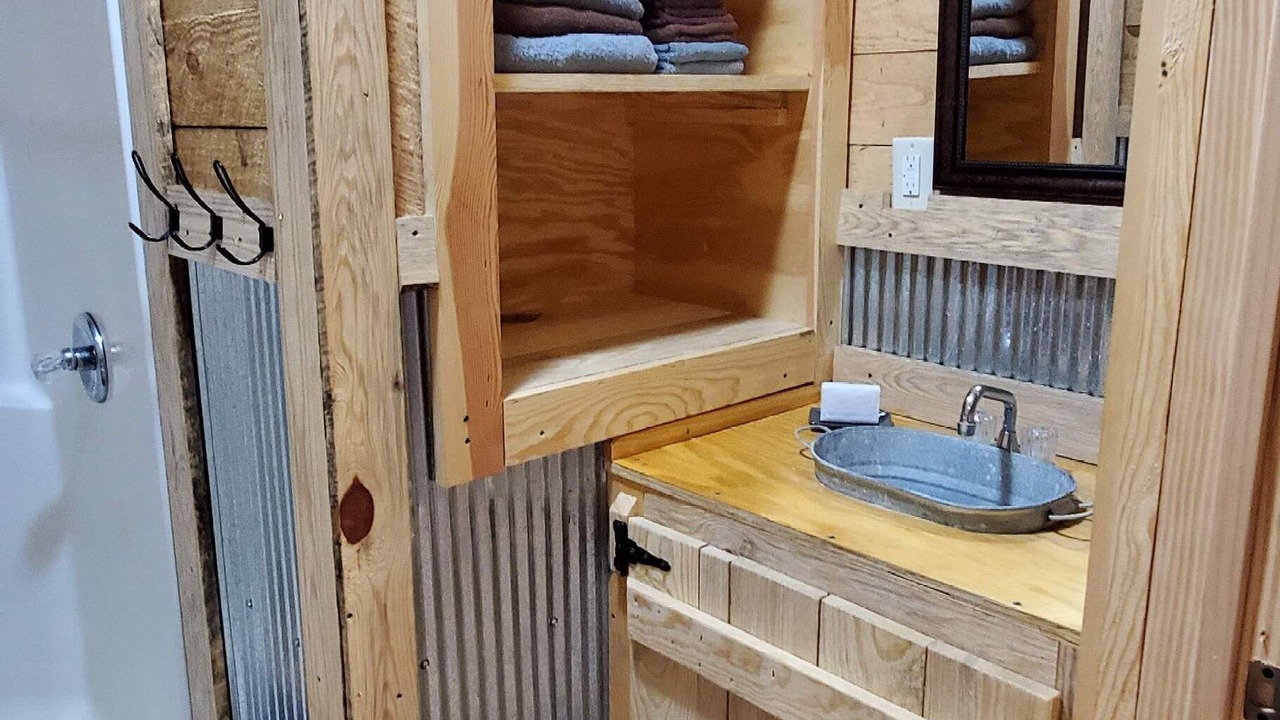 Photo of Bathroom in Hartshorn