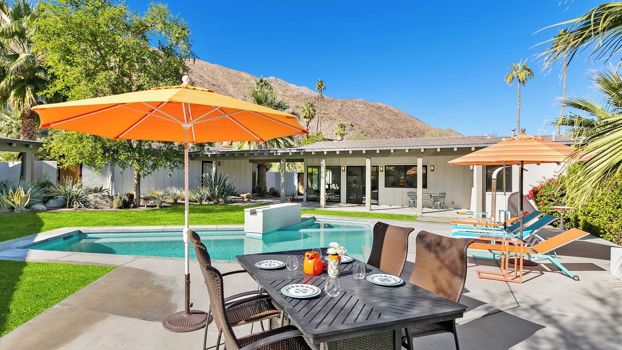 Photo of Livingroom in The Mesa