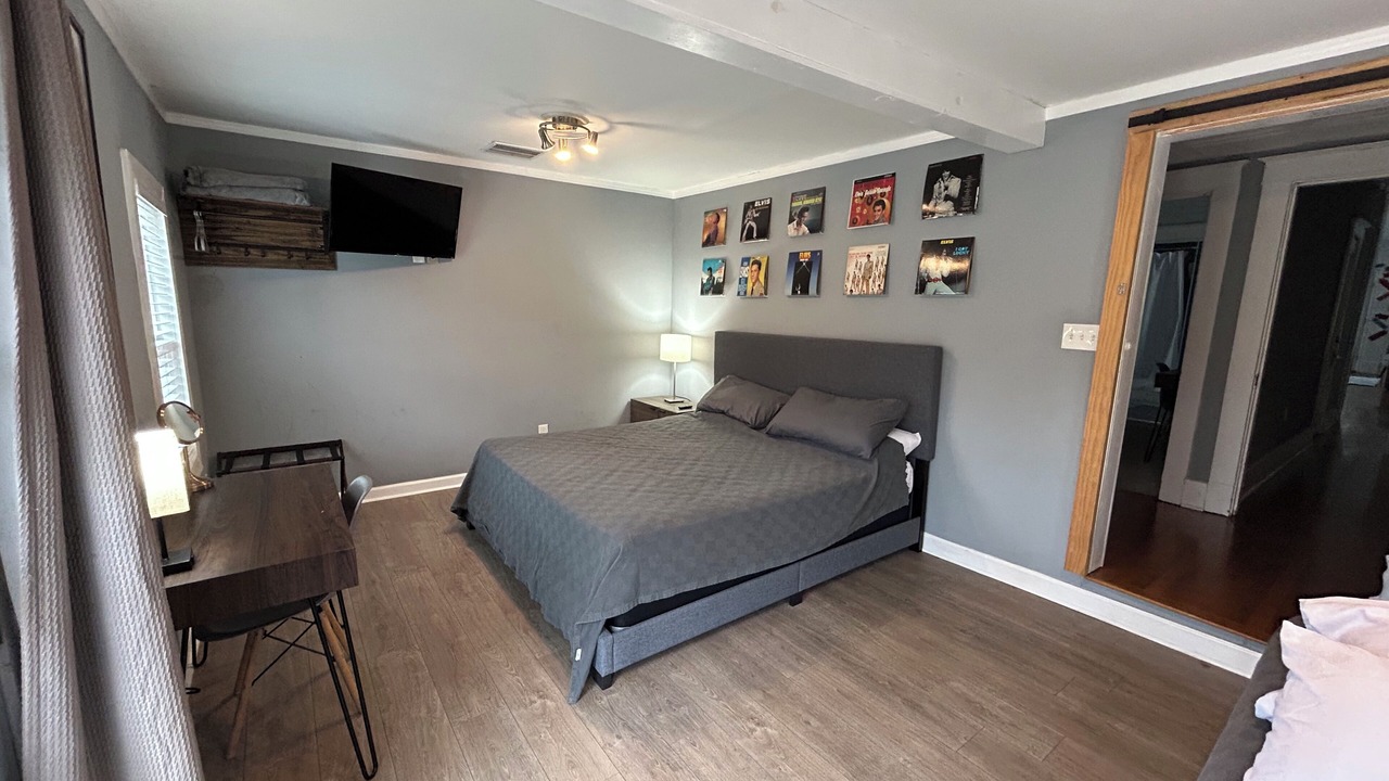Photo of Bedroom in Central Gardens