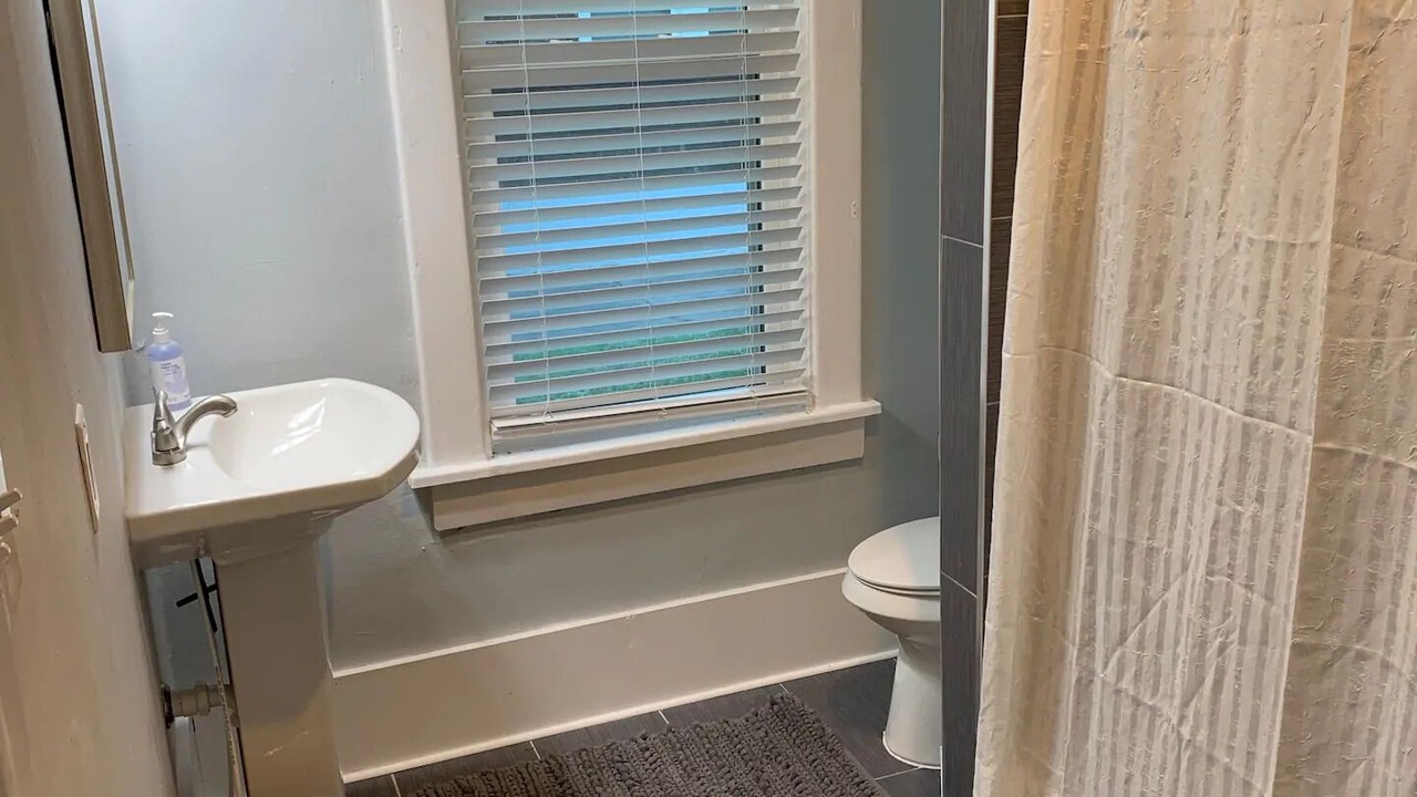 Photo of Bathroom in Central Gardens