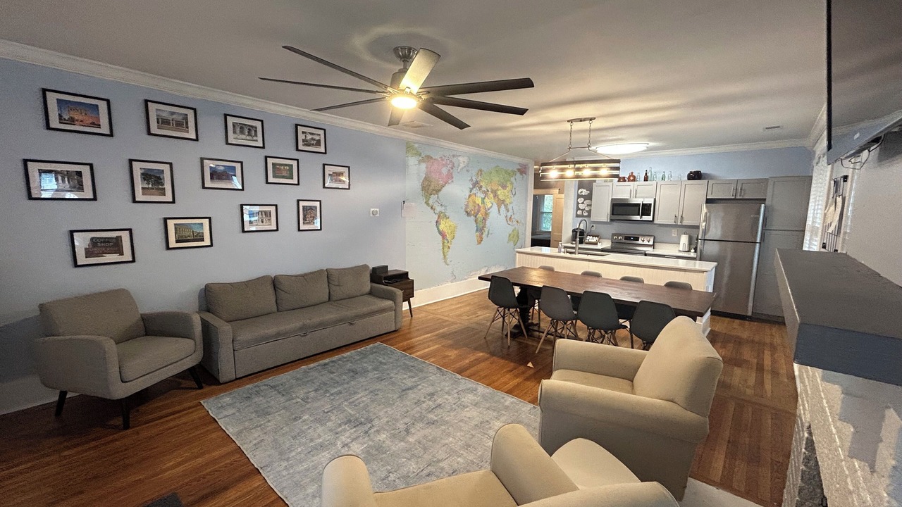 Photo of Livingroom in Central Gardens