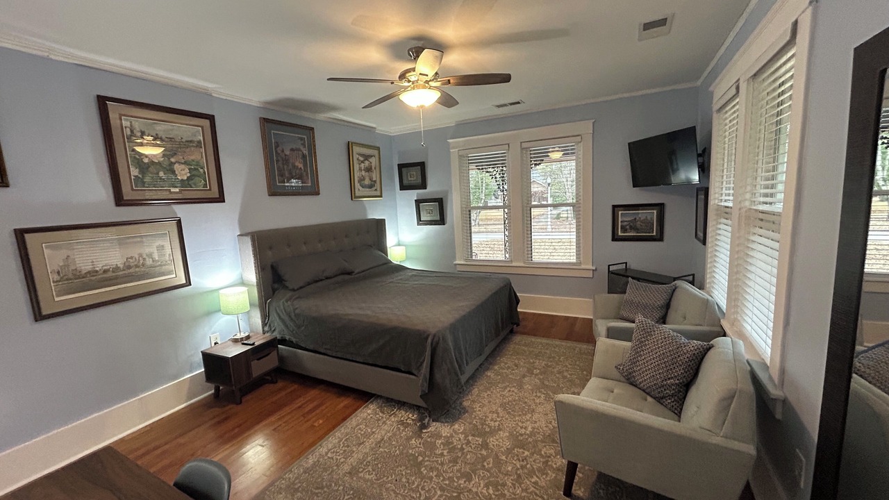 Photo of Bedroom in Central Gardens