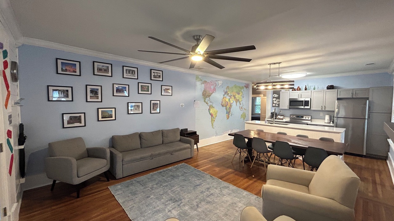Photo of Livingroom in Central Gardens