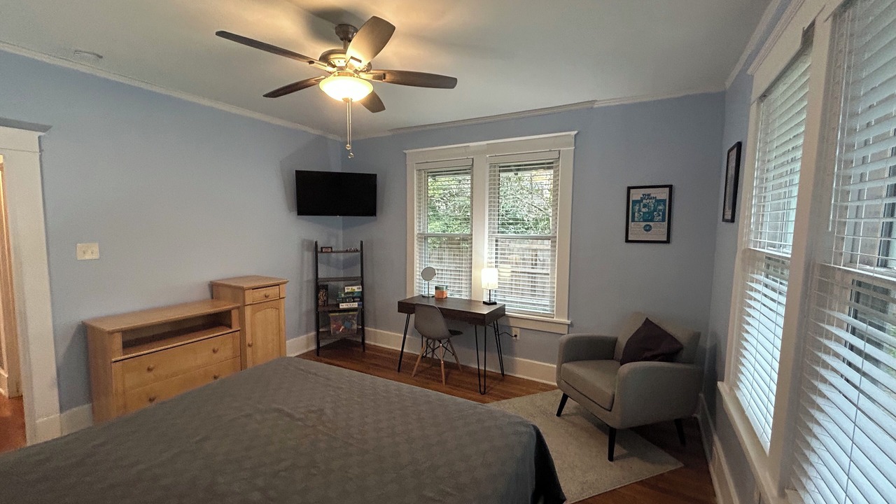 Photo of Bedroom in Central Gardens