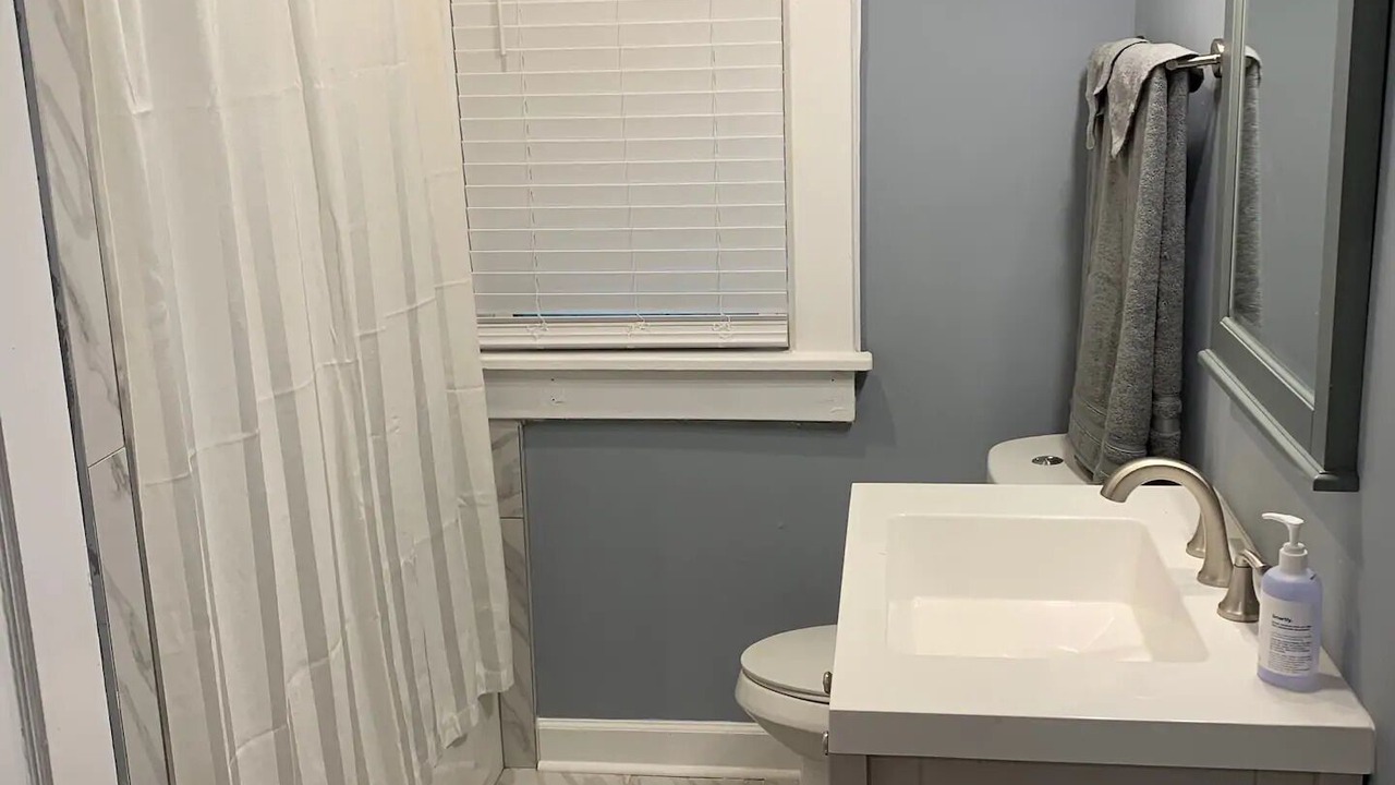 Photo of Bathroom in Central Gardens