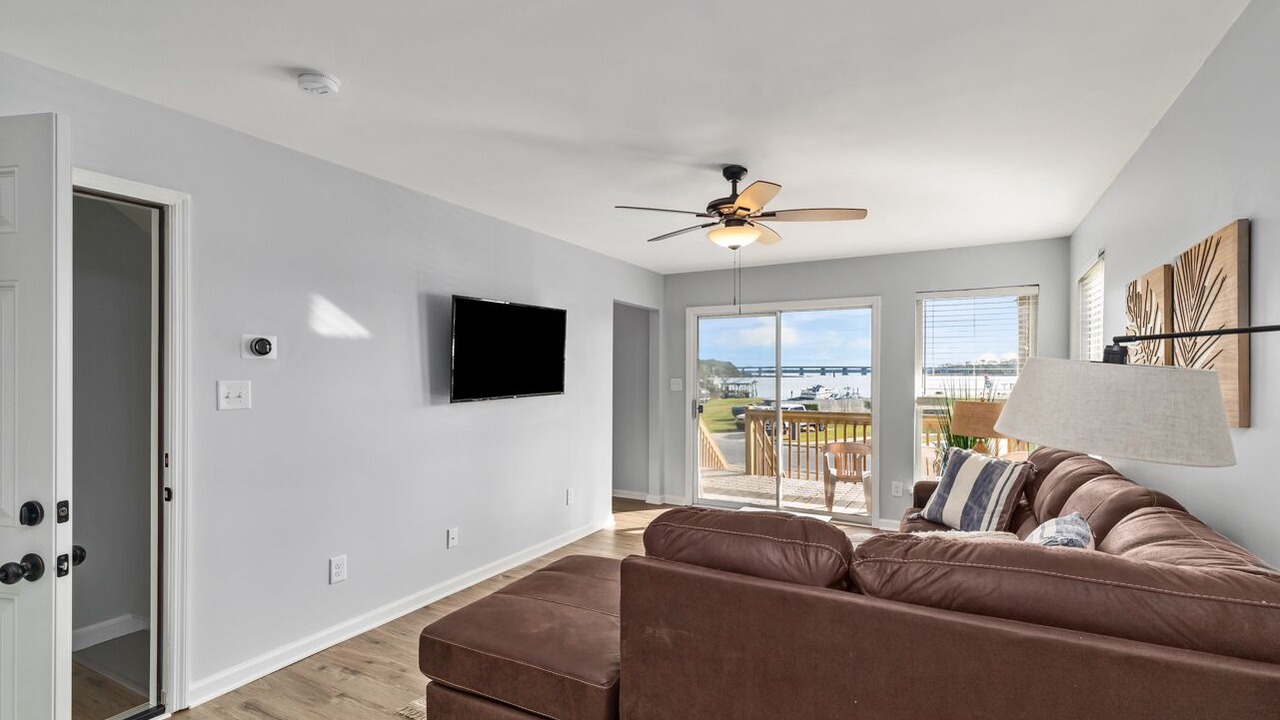 Photo of Livingroom in Jacksonville