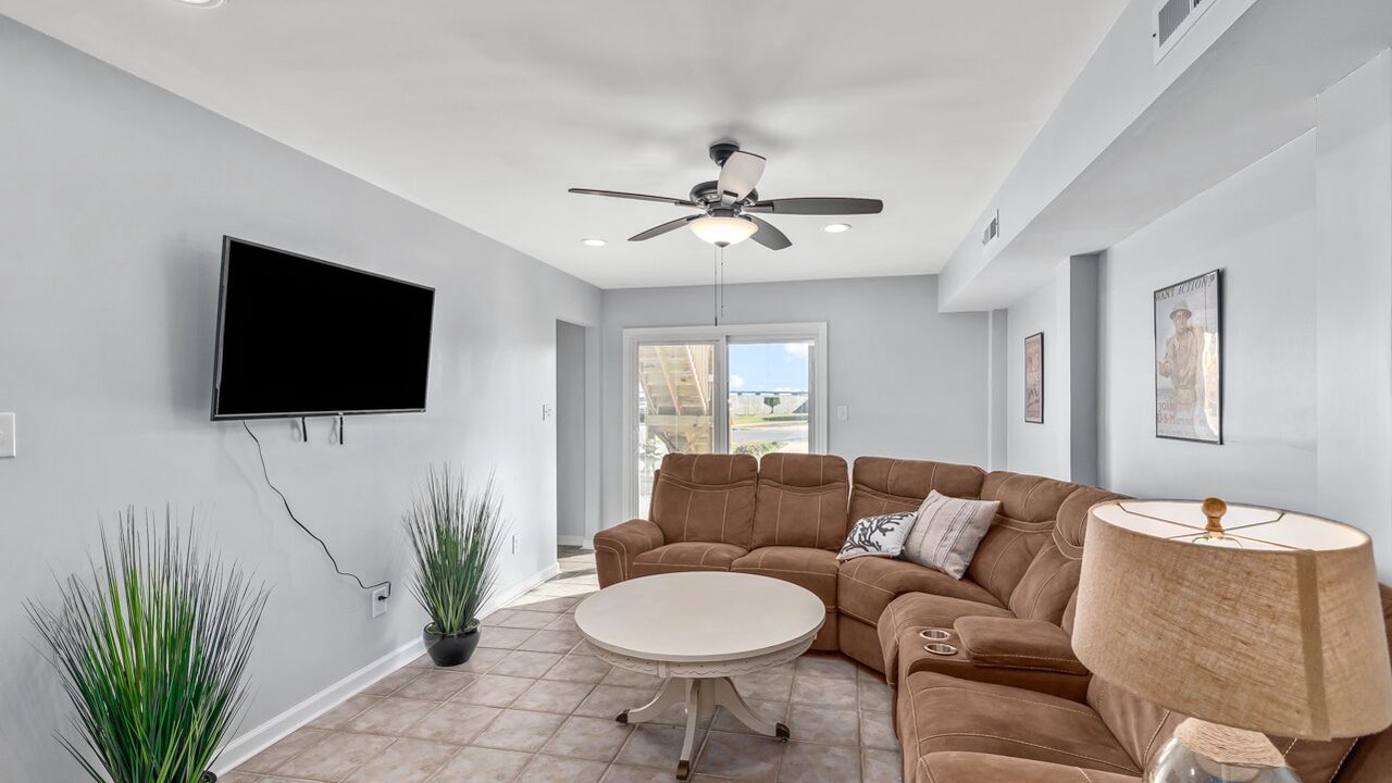 Photo of Livingroom in Jacksonville