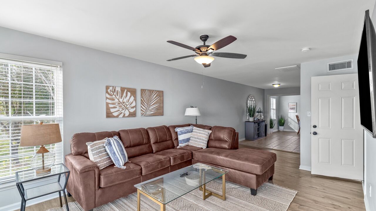 Photo of Livingroom in Jacksonville
