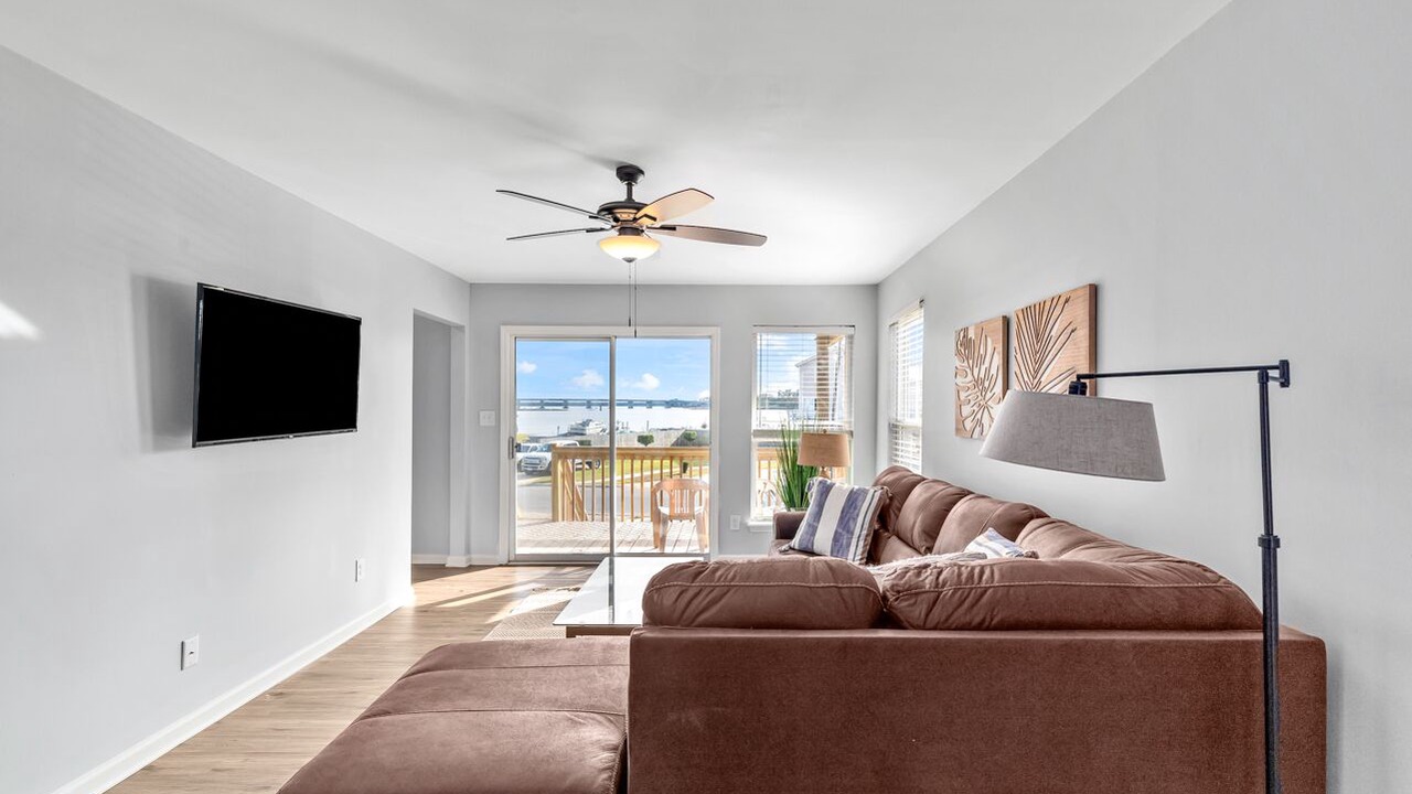 Photo of Livingroom in Jacksonville