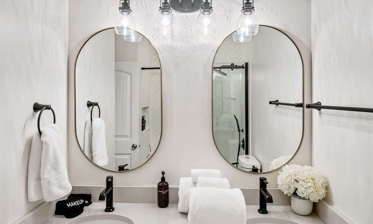Photo of Bathroom in Rimrock