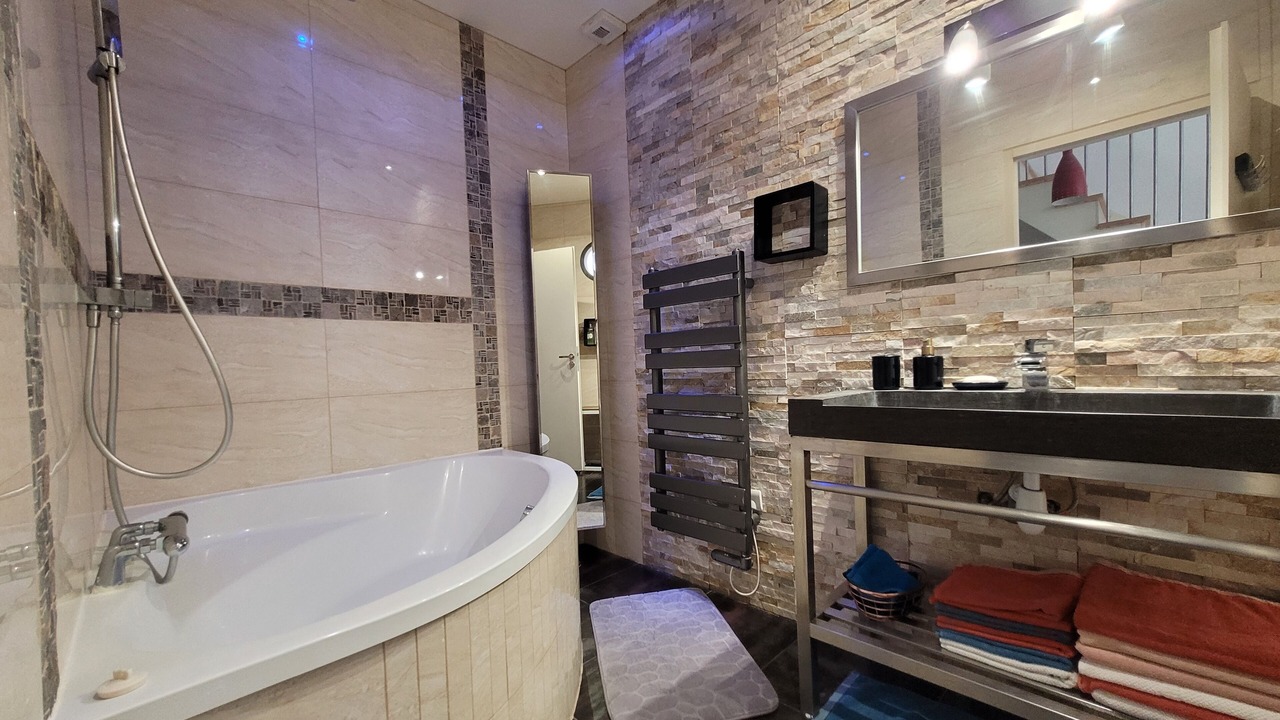 Photo of Bathroom in Les Moutiers-en-Retz