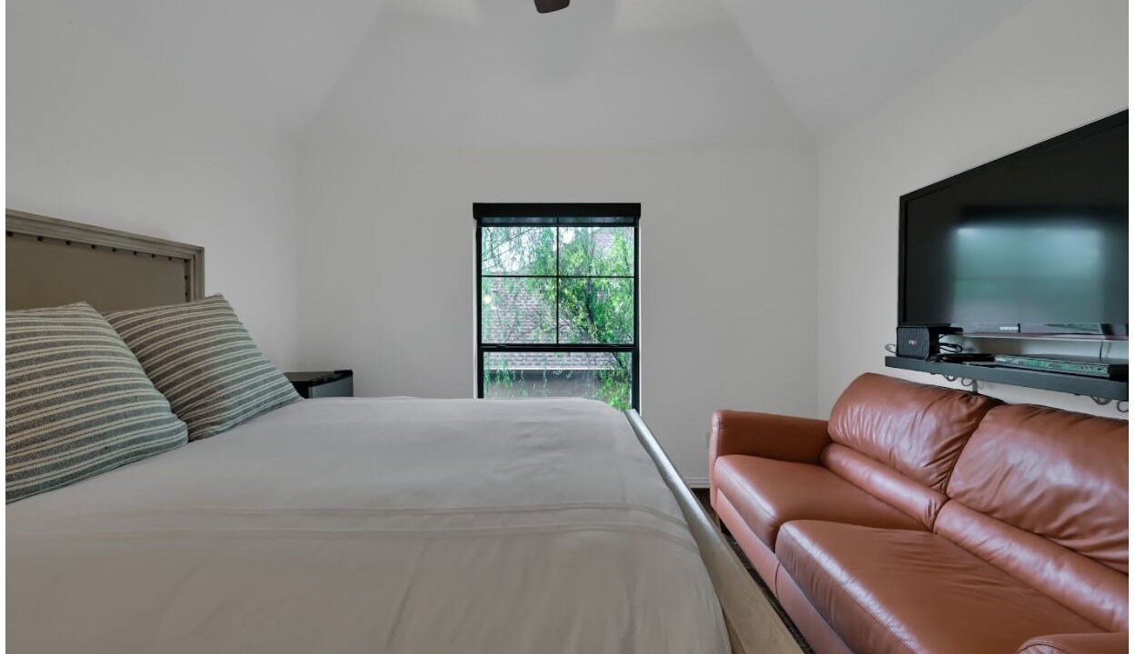 Photo of Bedroom in Panther Creek