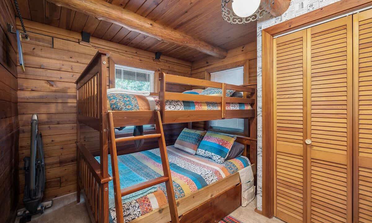 Photo of Bedroom in Golden