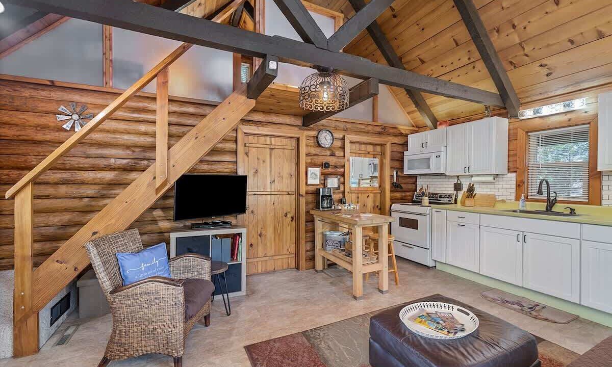 Photo of Livingroom in Golden