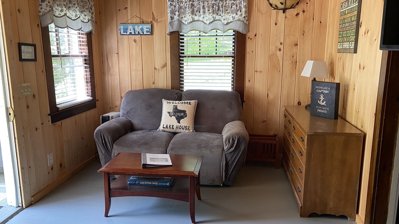 Photo of Livingroom in Lake George