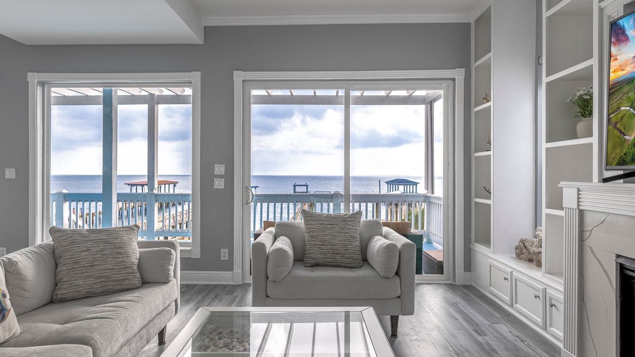 Photo of Livingroom in Clear Lake Shores