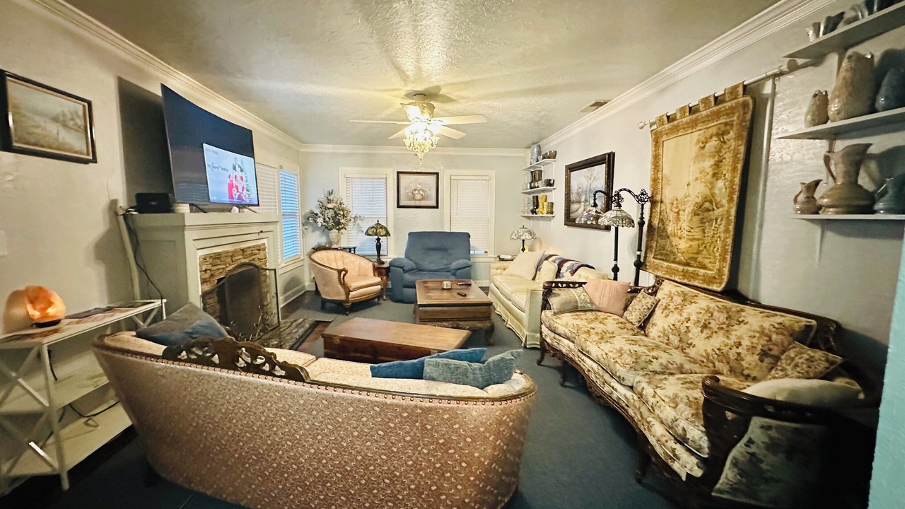 Photo of Livingroom in Lawton