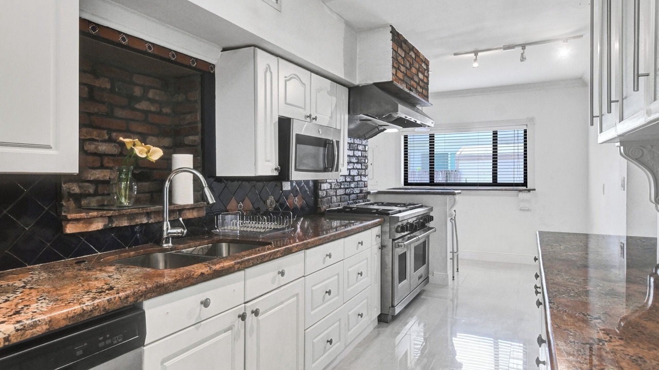 Photo of Kitchen in Ojus
