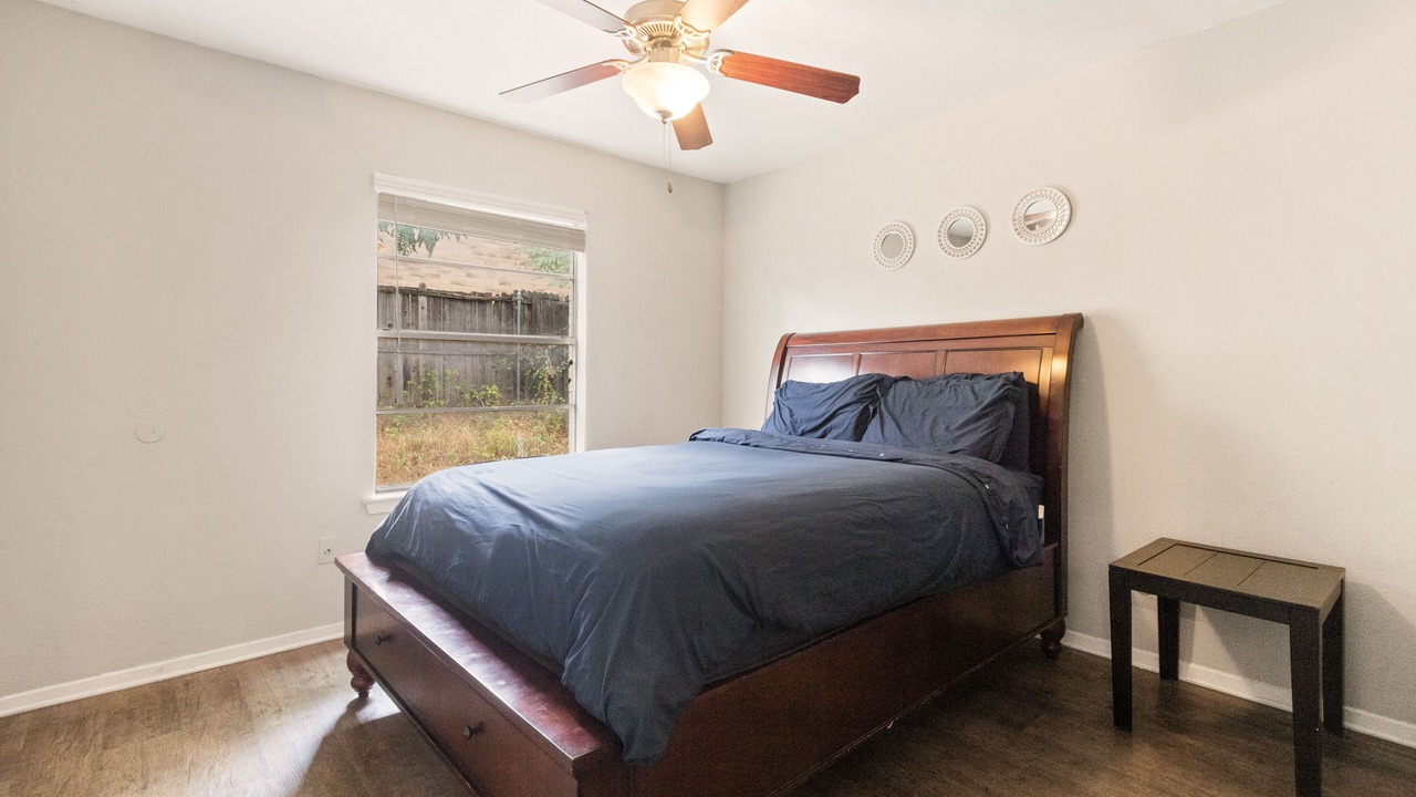 Photo of Bedroom in Central Arlington