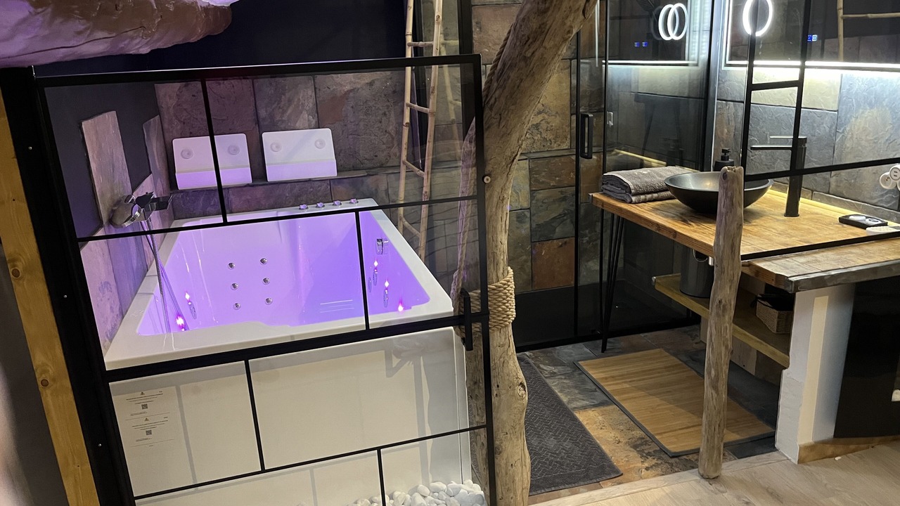 Photo of Bathroom in Entraigues-sur-la-Sorgue