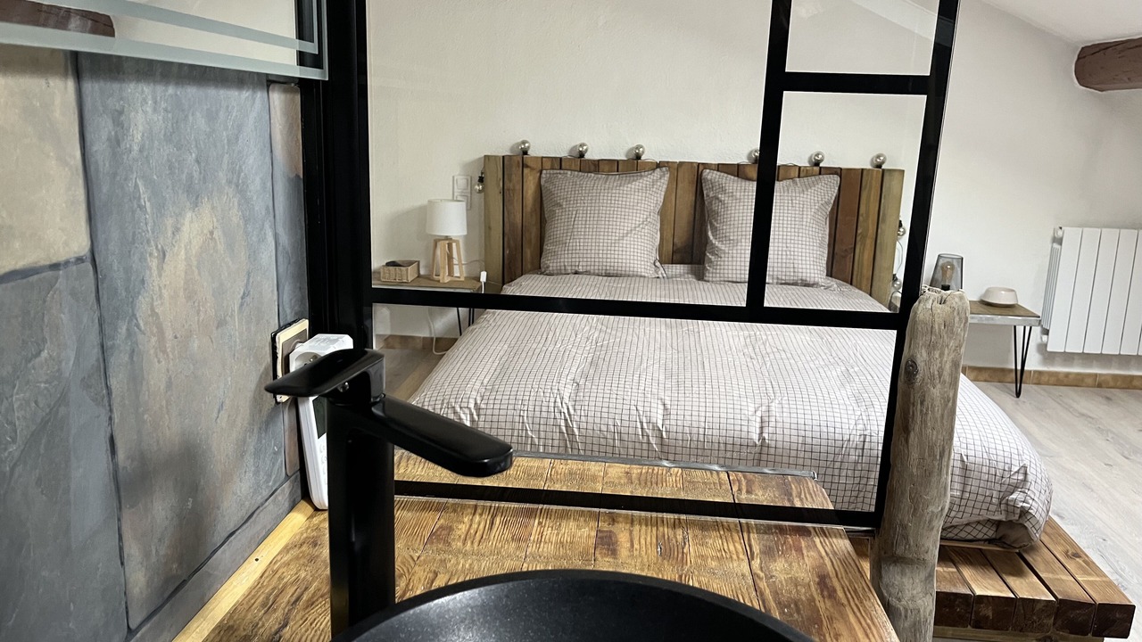 Photo of Bedroom in Entraigues-sur-la-Sorgue